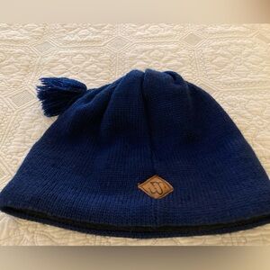 MERKLEY 100% Virgin Wool Fleece Band Rim of Interior NAVY Knit Hat w Tassel